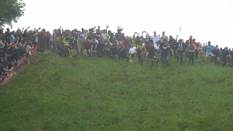 英国2018年年度cheese rolling (无敌风火轮)翻滚奶酪比赛